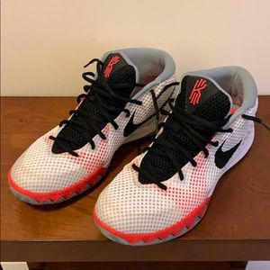 Men’s size 11 Nike air Kyrie 1
